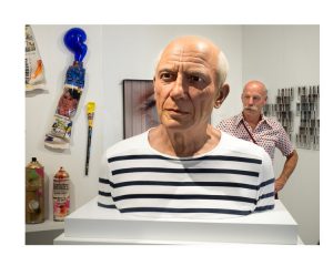 People Looking At Art: Look Alike