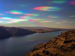 12 Minutes of the Columbia River (#8986)