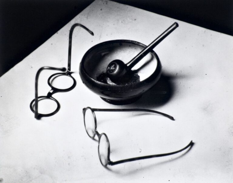 Pipe and Glasses