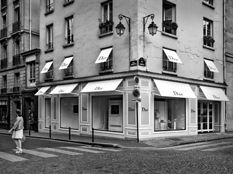 Looking for Dior