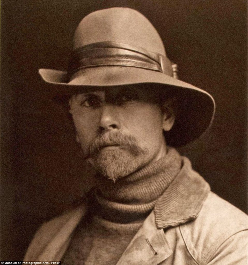 25C3BEDD00000578-2957360-An_self_photo_of_Edward_Curtis_thought_to_have_been_taken_in_189-m-127_1424197996756